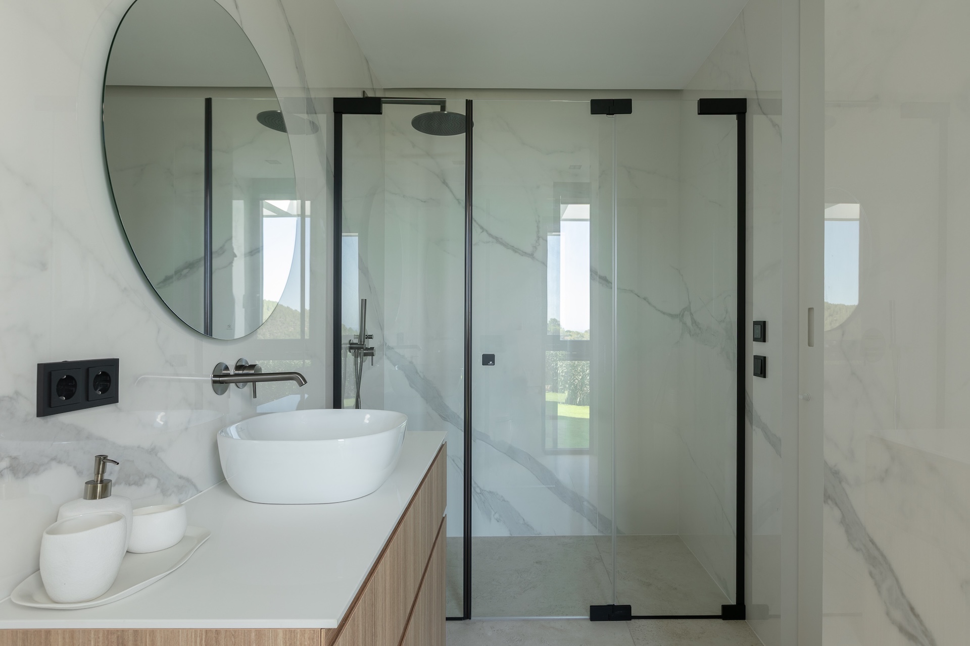 Resa Estates for sale Ibiza Vlla Aixa te koop sale lift sea views bathroom 5.jpg